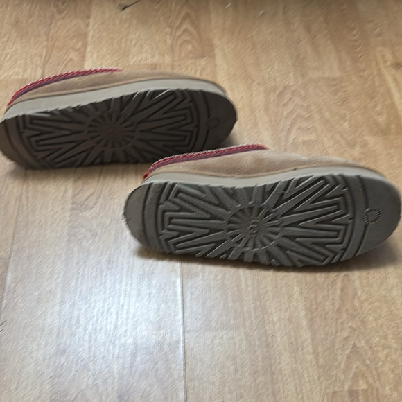 UGG Tazz Platform Slippers - Picture 4 of 5